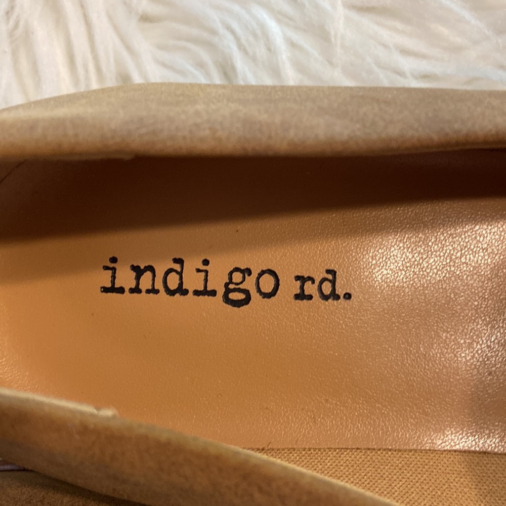 Indigo Women's Tan Loafers size 8 BNWOT color tan see all photos - Picture 4 of 12